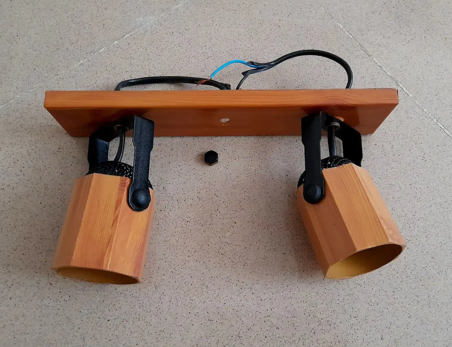 لوستر سه شاخه دیوارکوب دو شاخه و تک|لوستر و چراغ آویز|اراک, |دیوار