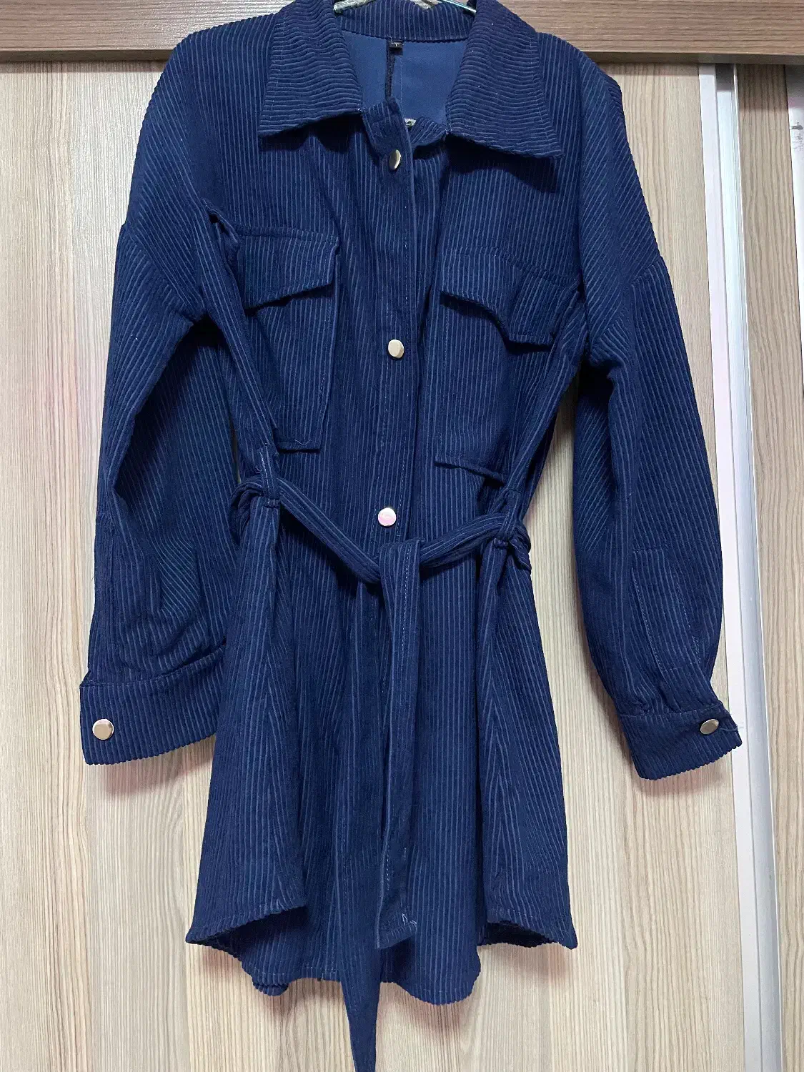 بارونی|لباس|ارومیه, |دیوار