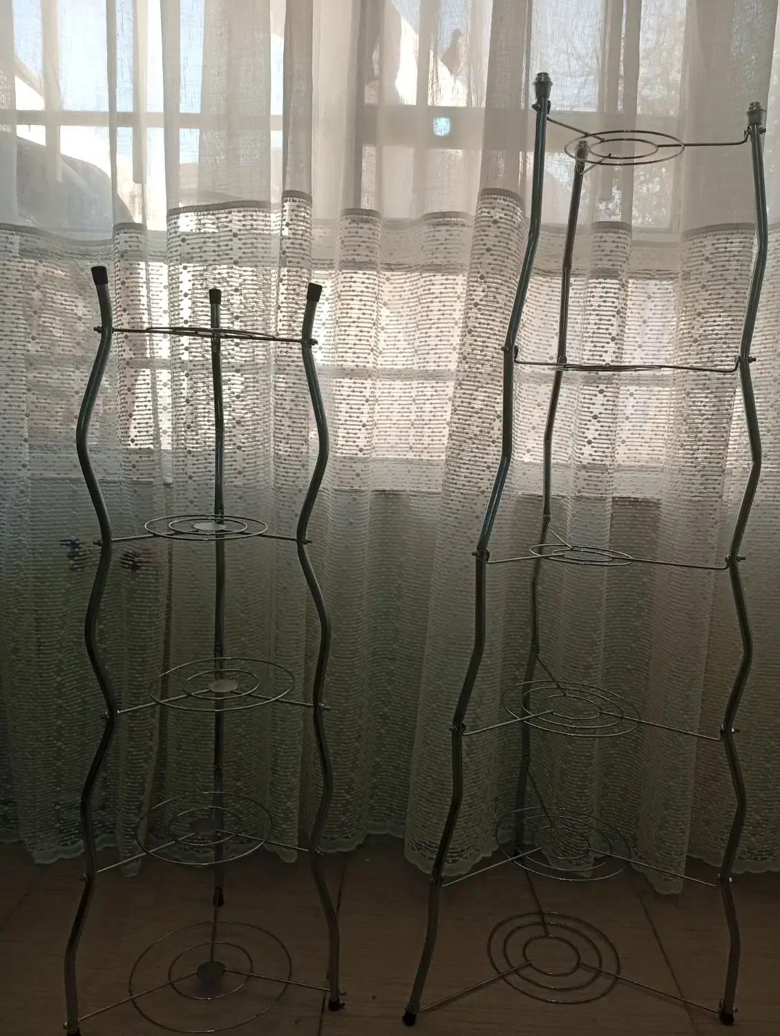 پایه قابلمه|آب‌چکان و نظم‌دهنده ظروف|نیشابور, گنبد سبز|دیوار