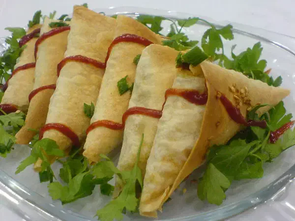 سمبوسه پیتزایی با نان ماشینی|کافیشاپ و رستوران|رشت, سعدی (تختی)|دیوار