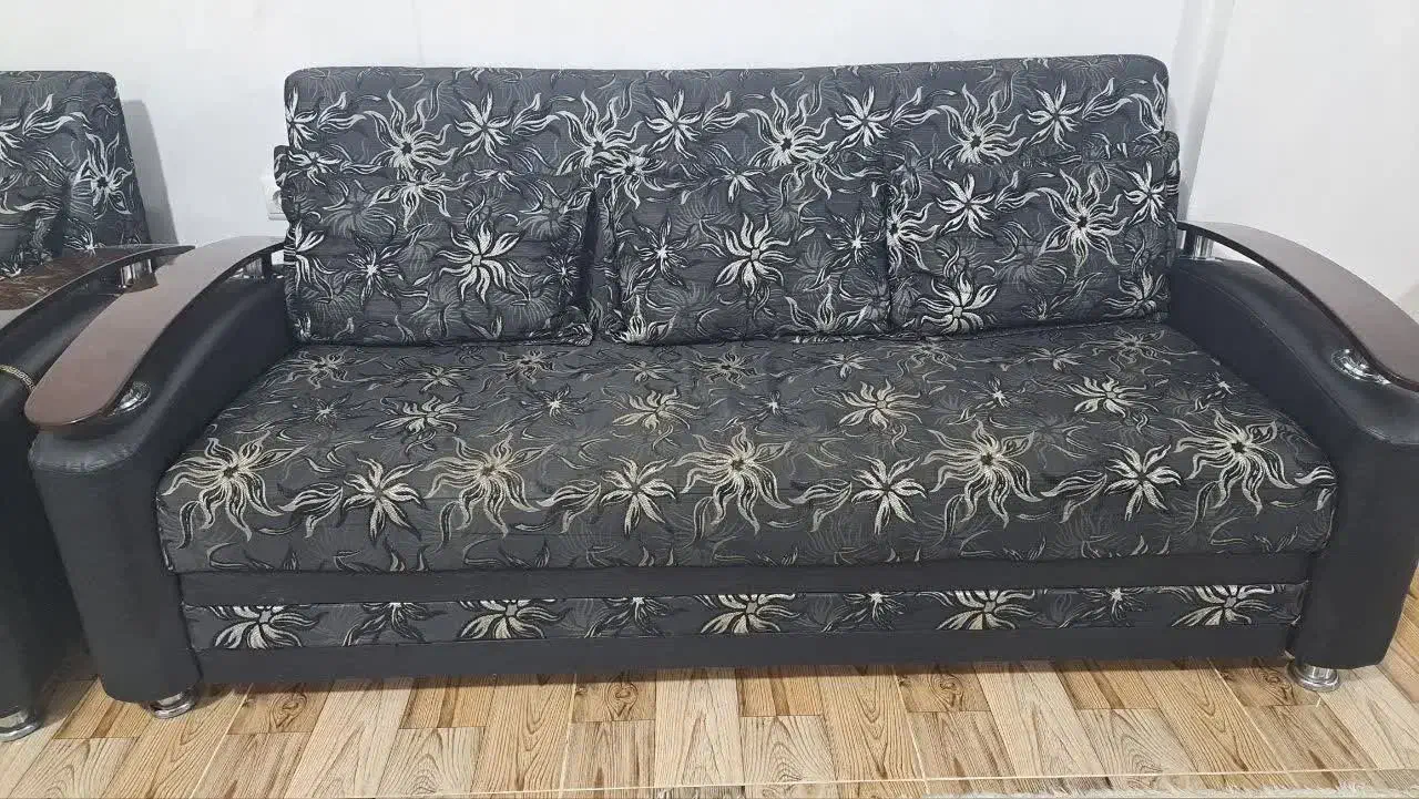 مبل هفت نفره.همراه با گل میز وکوسن|مبلمان خانگی و میز عسلی|بندر امام خمینی, |دیوار