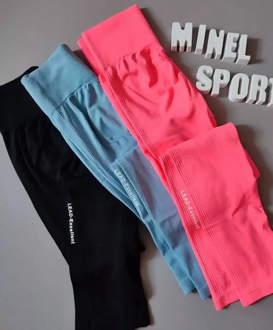 لگ باشگاهی رنگی|لباس|کاشمر, |دیوار