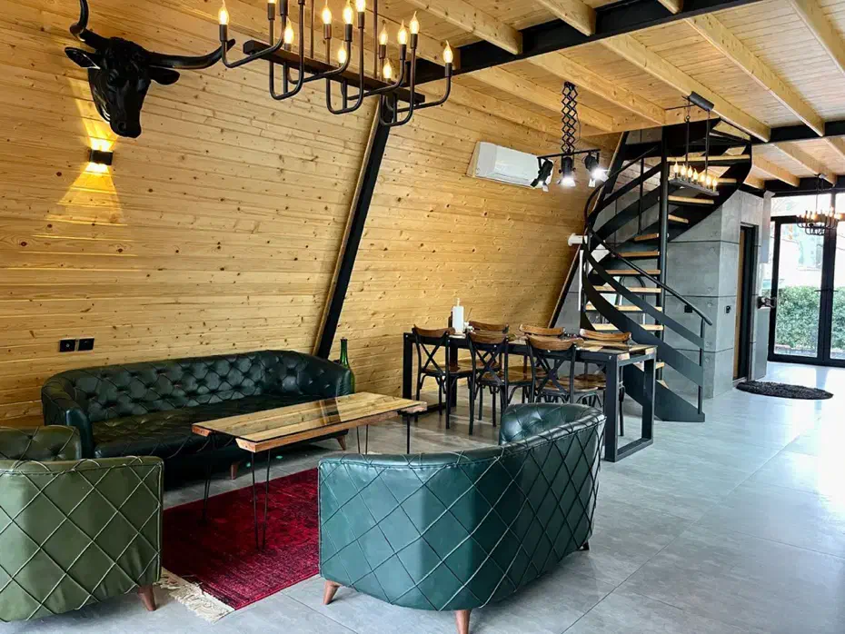 کلبه سویسی استخرروباز اب گرم  دو خوابه لوکس انزلی|اجارهٔ کوتاه‌مدت ویلا و باغ|رشت, گلسار|دیوار