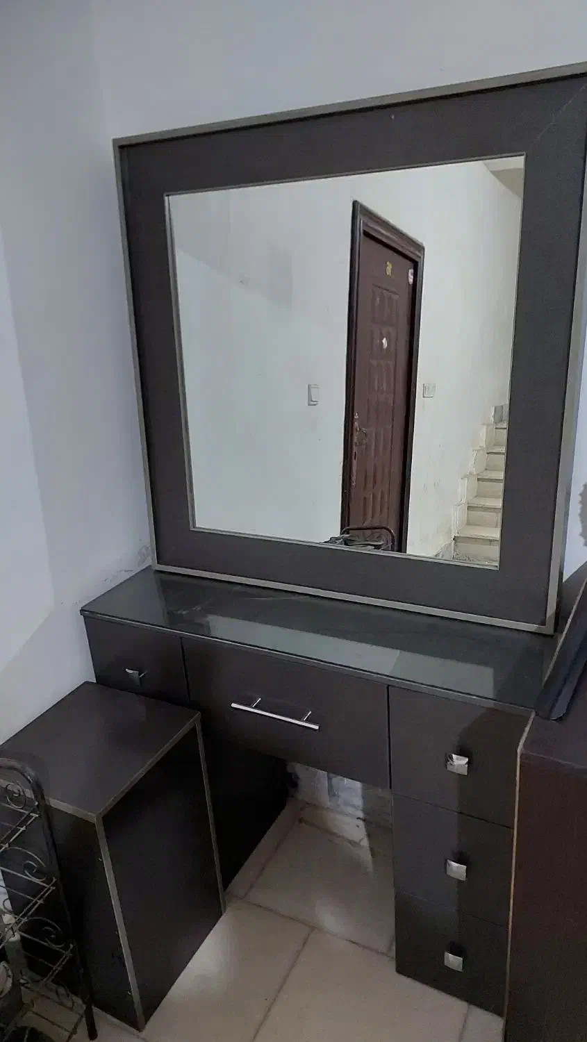 میز ارایشی فول mdf در حد نوع|مبلمان خانگی و میز عسلی|بندرعباس, |دیوار