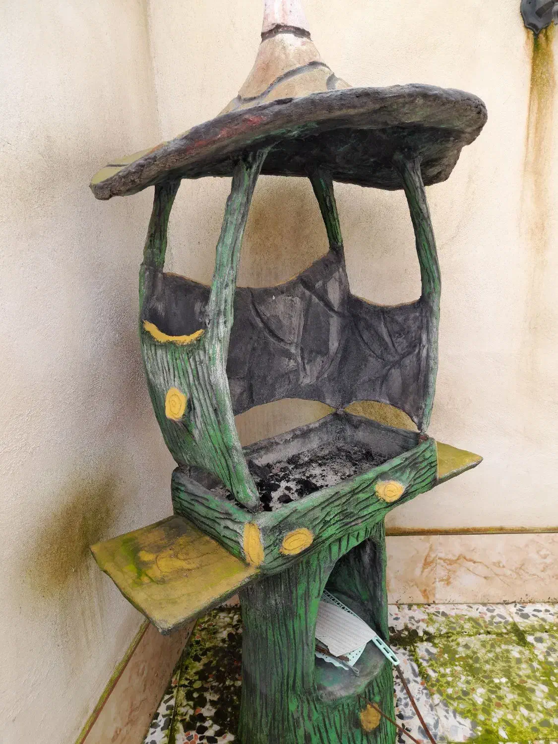 میز صندلی|کافی‌شاپ و رستوران|رشت, حومه رشت|دیوار