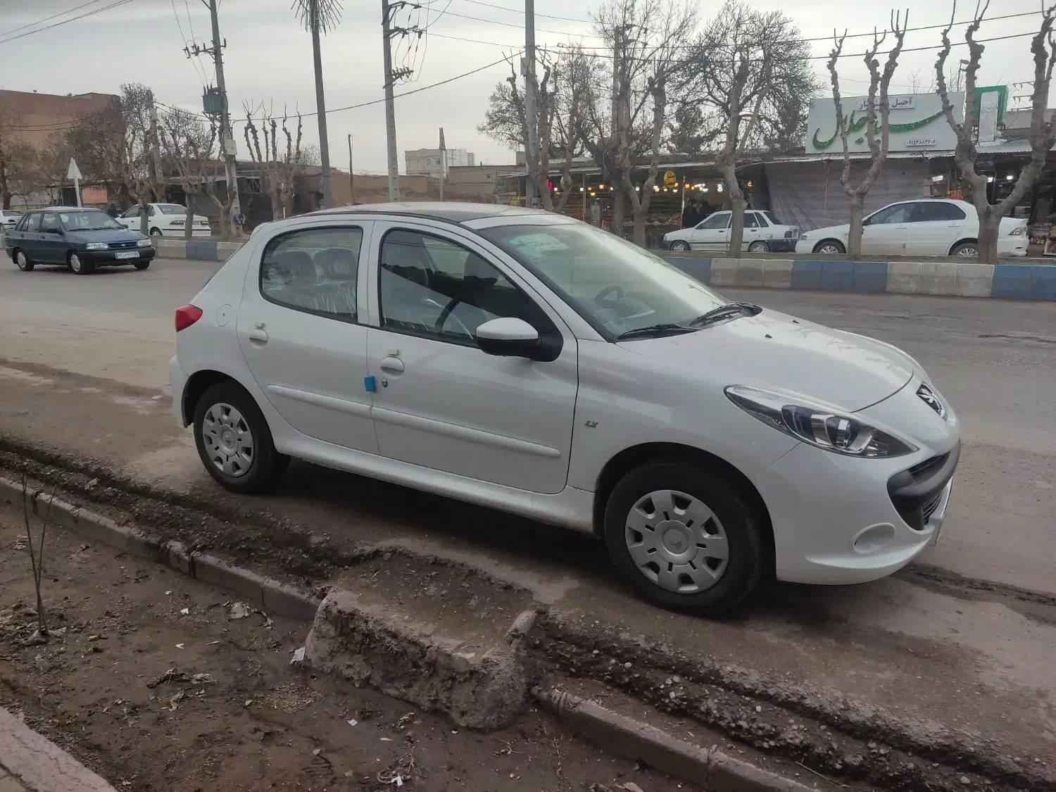 207صفر|خودرو سواری و وانت|فاروج, |دیوار