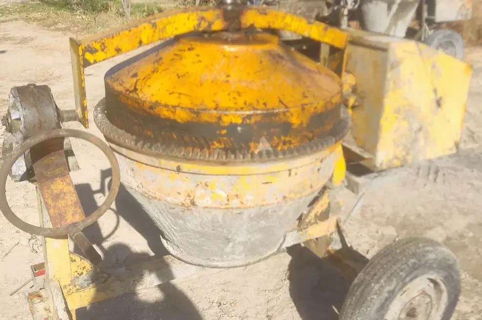 بتن گیر میکسر بالابر بتونیر شرکتی درجه یک|ماشین‌آلات صنعتی|کبودرآهنگ, |دیوار