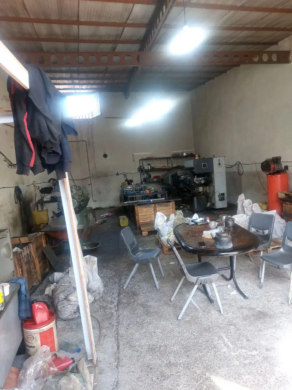 سالن کارگاهی۲۰۰ متر|اجارهٔ دفتر صنعتی، کشاورزی، تجاری|تبریز, |دیوار