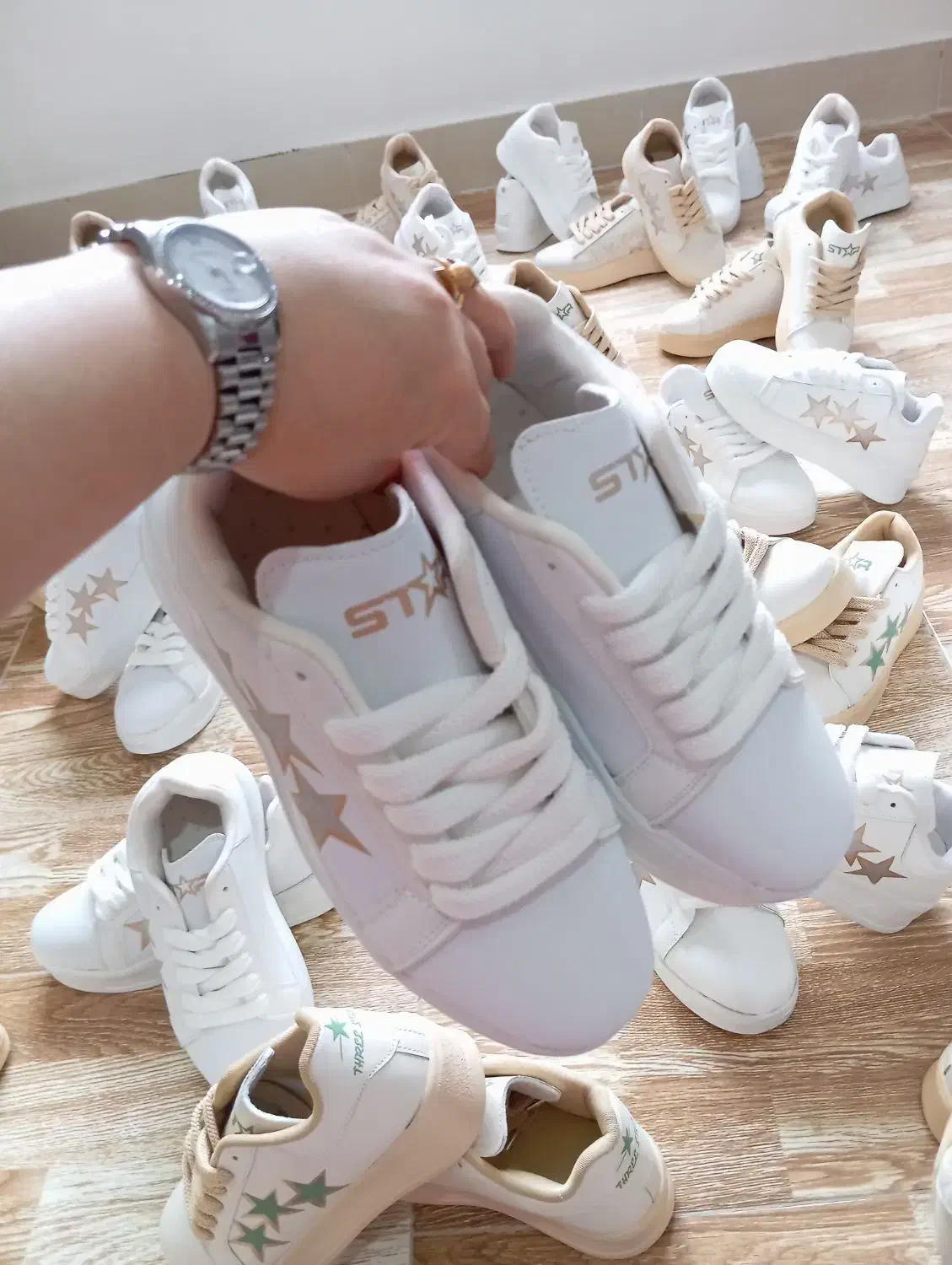 کتونی دخترانه و زنونه|کیف، کفش، کمربند|زنجان, |دیوار