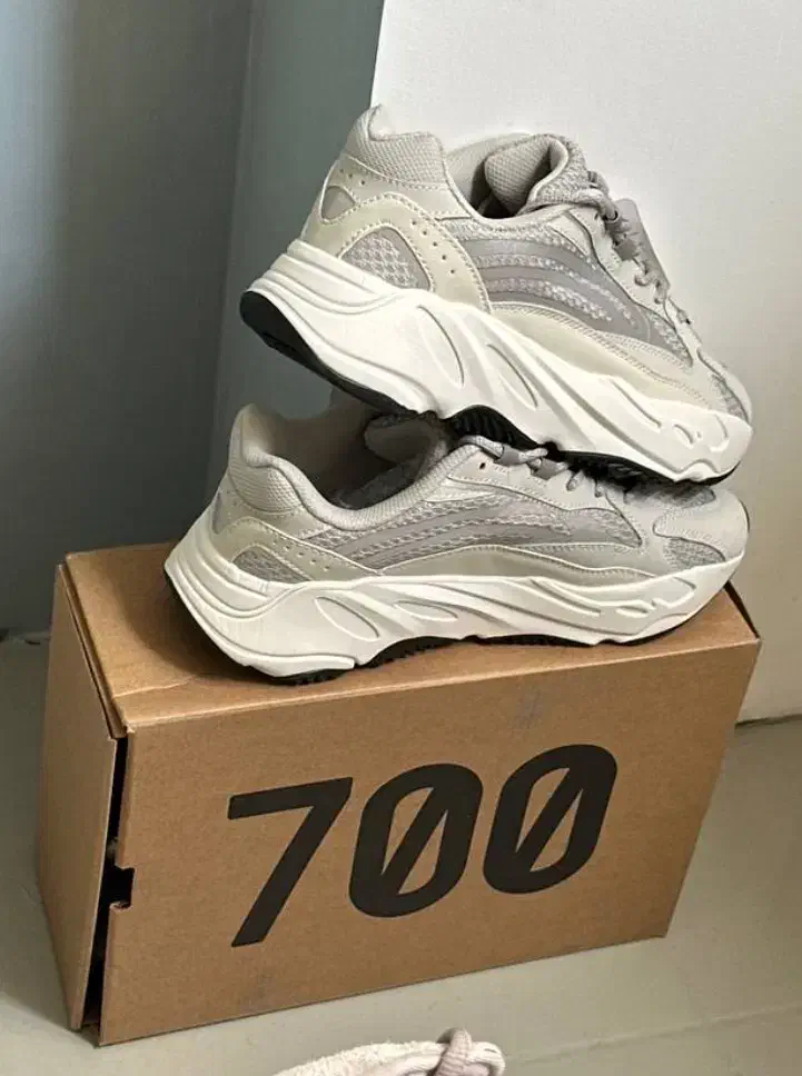 ادیداس اصلی ویتنام  مستر سایز ۴۴ ،۲۷/۵ سانت|کیف، کفش، کمربند|گراش, |دیوار