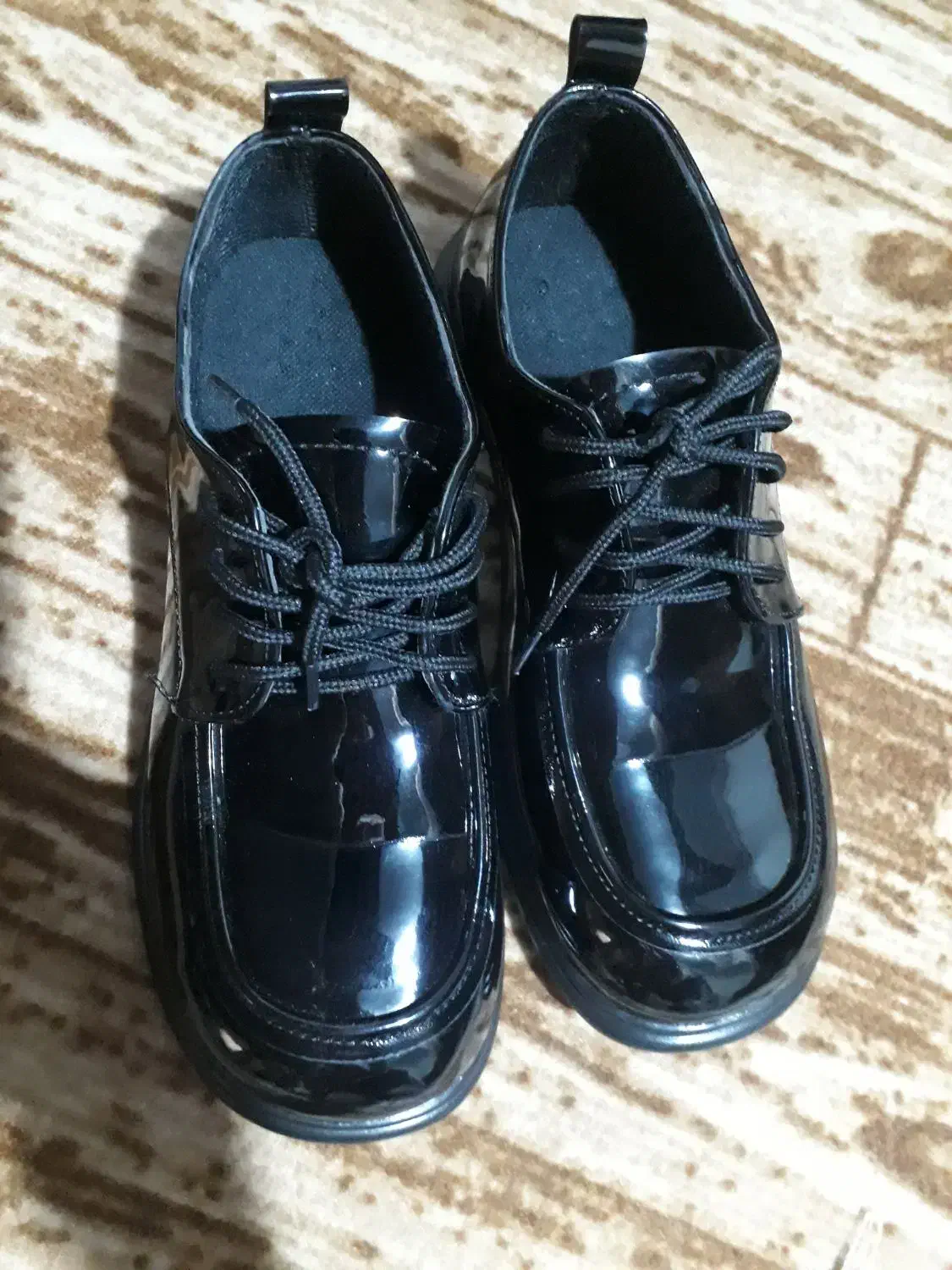 کفش زنانه اسپرت ورنی براق و زیبا ، شماره ۳۹|کیف، کفش، کمربند|تهران, مینای جنوبی|دیوار