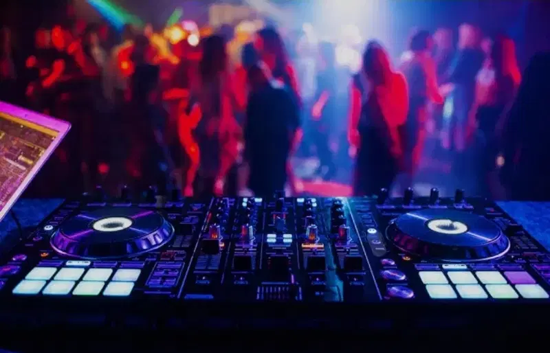 DJ . HAMED|خدمات پذیرایی، مراسم|صومعه‌سرا, |دیوار