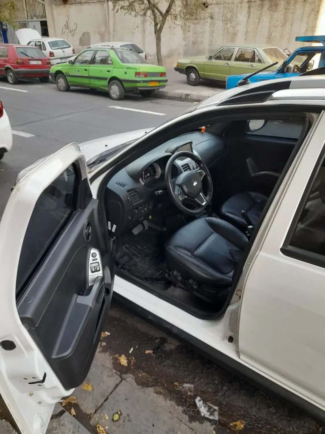 کوییک اتومات ۴۰۲ فول بیرنگ|خودرو سواری و وانت|تهران, مرزداران|دیوار