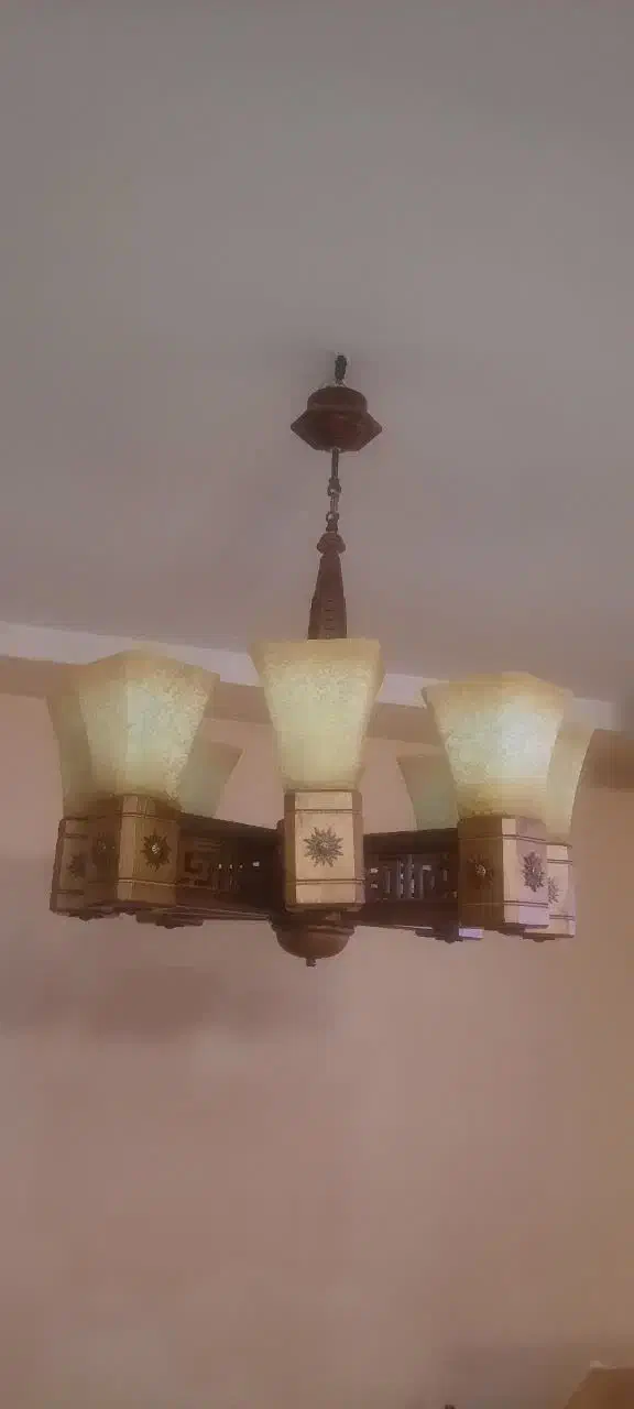 *لوستر 8 شعله شرکتی*|لوستر و چراغ آویز|کرج, برغان|دیوار