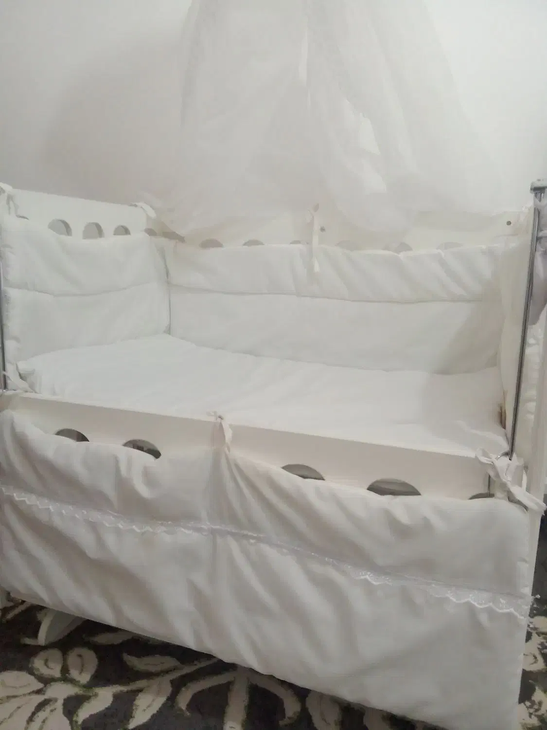تخت و گهواره کودک|اسباب و اثاث بچه|خوی, |دیوار