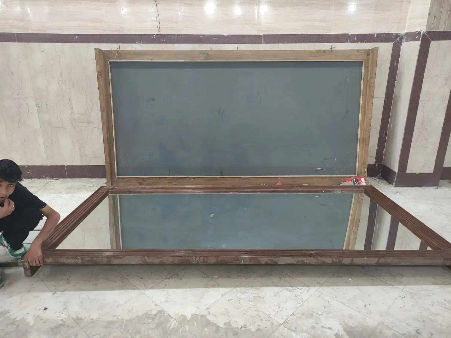 آیینه|آینه|کوهسار (البرز), |دیوار