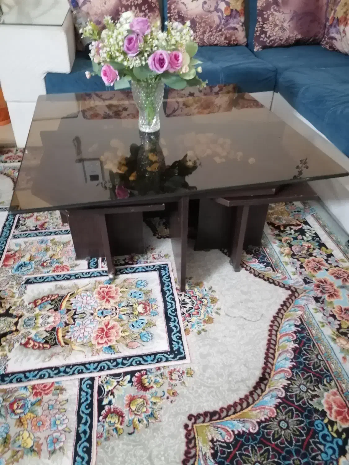 میز با سه تا گل میز|مبلمان خانگی و میز عسلی|صدرا-فارس, فاز ۱|دیوار