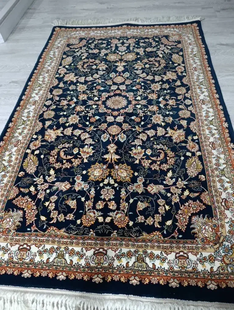 فرش ۴متری و دو عدد۱ونیم متری|فرش|ایلام, |دیوار