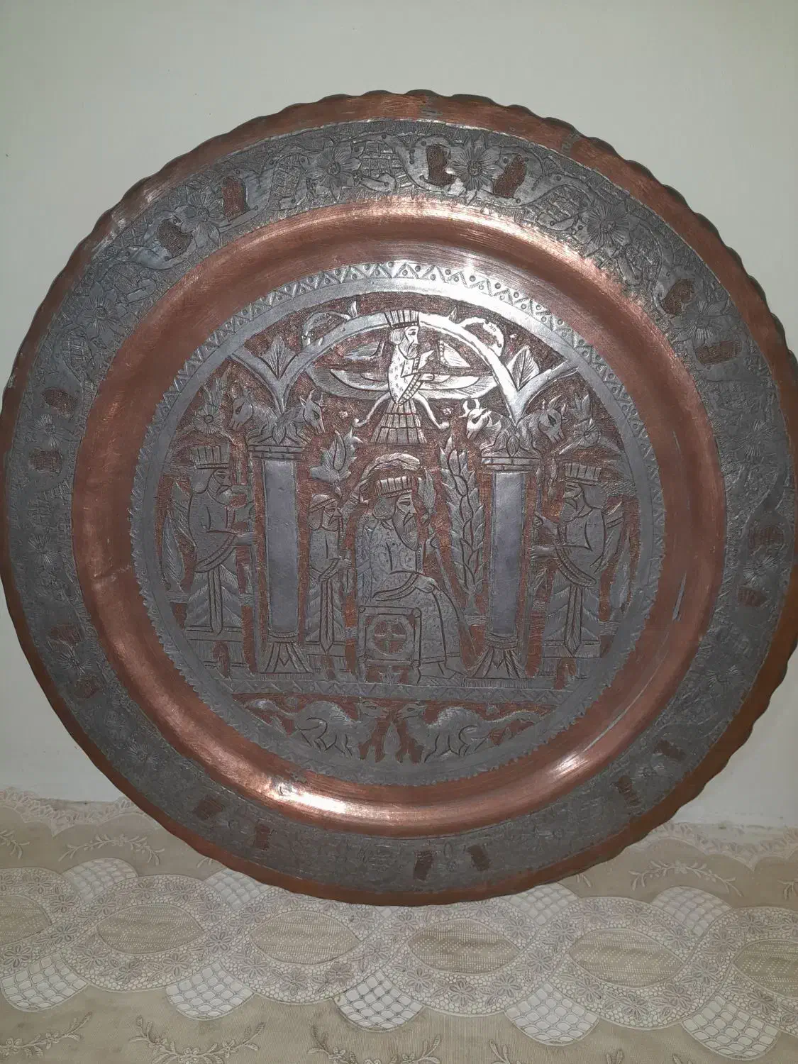 سینی مسی|کلکسیون اشیاء عتیقه|همدان, |دیوار