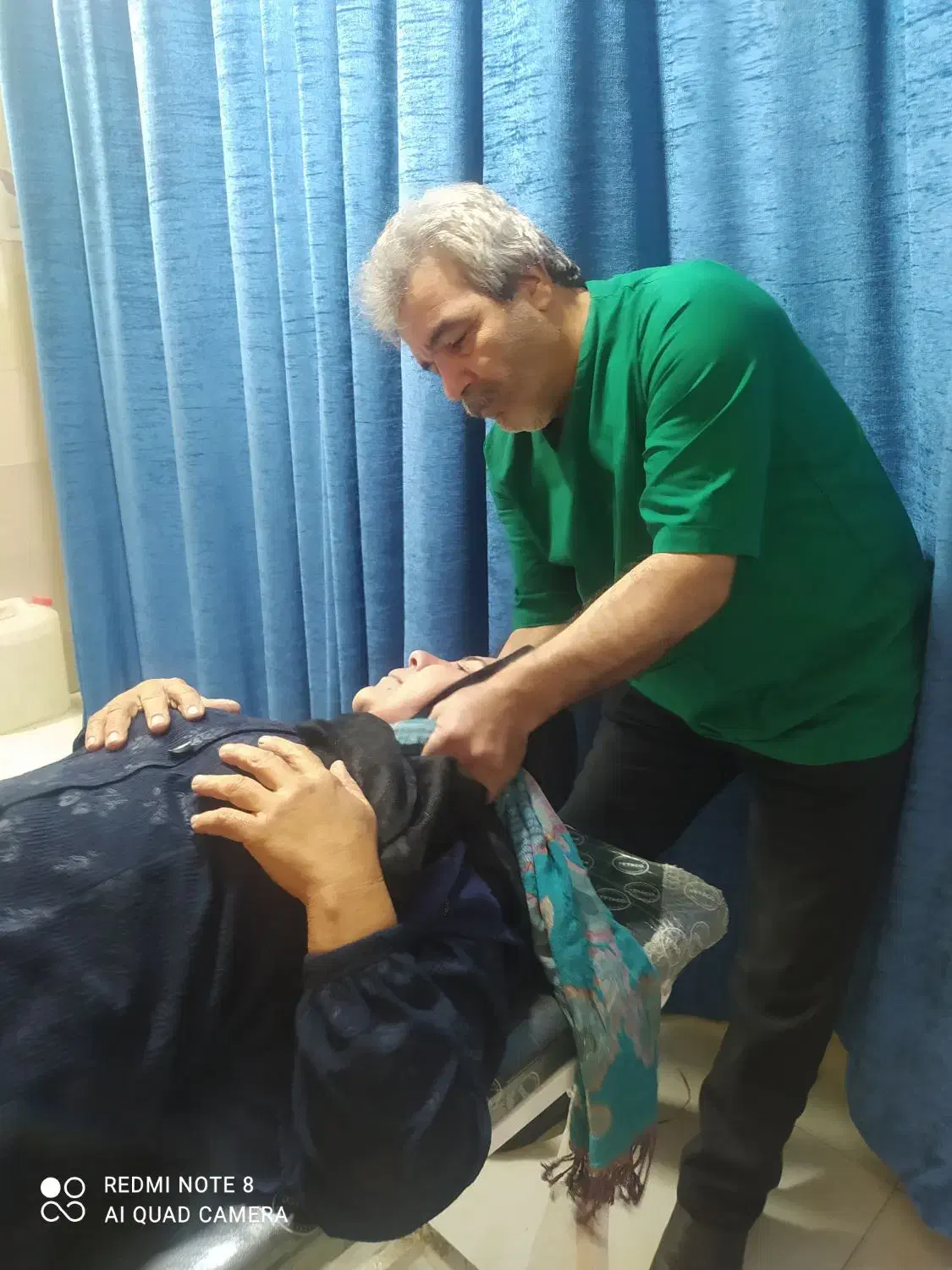 حجامت،زالودرمانی،اصلاح ستون فقرات ودیسک کمر|خدمات آرایشگری و زیبایی|خرم‌آباد, |دیوار