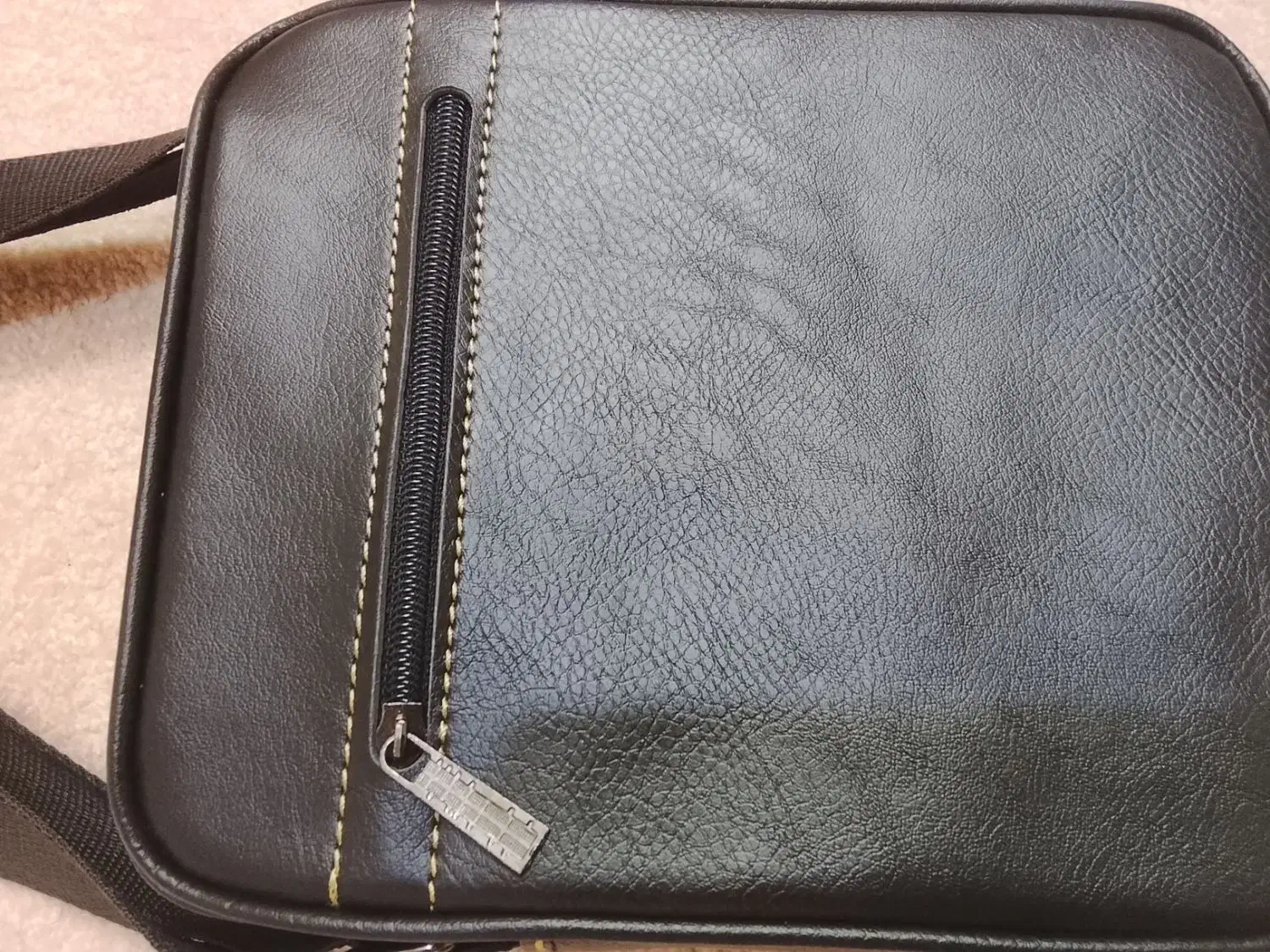 کیف دوشی آریا چرم|کیف، کفش، کمربند|سمنان, |دیوار