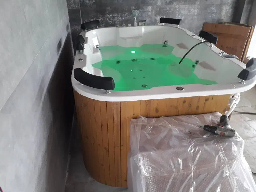 وان جکوزی ۶نفره اسپا کروم فول|لوازم حمام|بندر انزلی, جزیره|دیوار