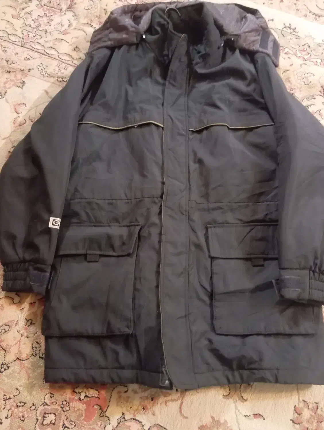 کاپشن|لباس|زابل, |دیوار