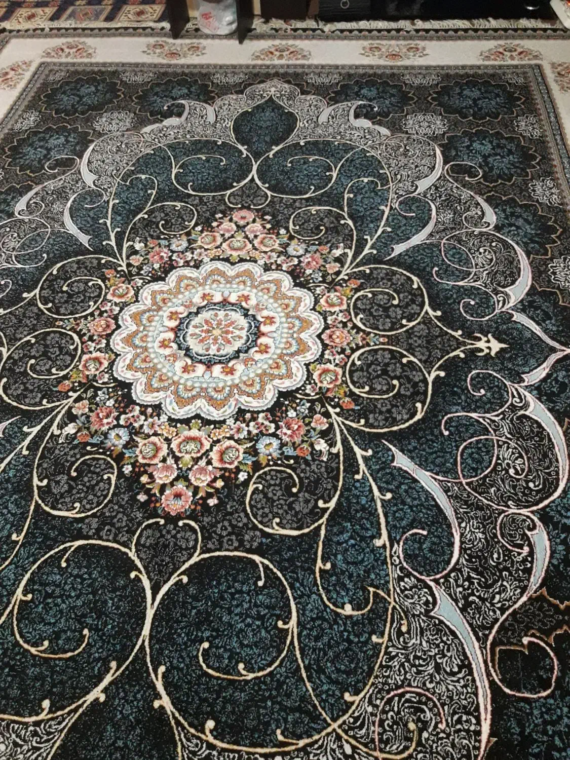 فرش ۷۰۰شانه(رشت)|فرش|رشت, سلیمانداراب|دیوار