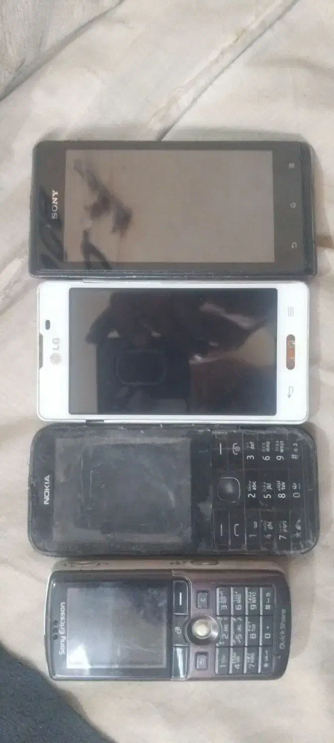 4 عدد گوشی خاموش با 4 برند وکارتن|موبایل|شاهینشهر, مخابرات (شهید بهشتی)|دیوار