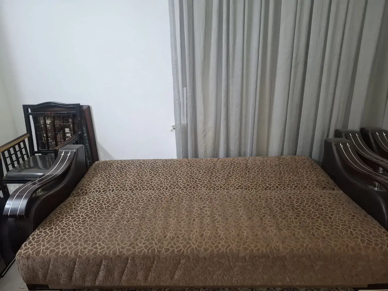 مبل تخت شو|مبلمان خانگی و میز عسلی|قم, هنرستان|دیوار