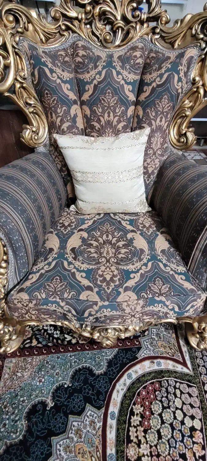 مبلمان سلطنتی ۹نفره به رنگ قهوه ایی وطلایی|مبلمان خانگی و میز عسلی|شیراز, شهرک ترکان|دیوار