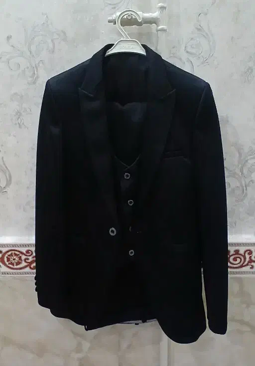 کت شلوار مشکی مردانه (پسرانه) سایز ۳۸  *تخفیف*|لباس|خاوران, |دیوار