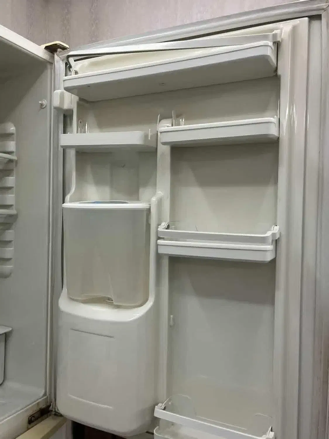 یخچال سفید|یخچال و فریزر|رشت, باهنر|دیوار