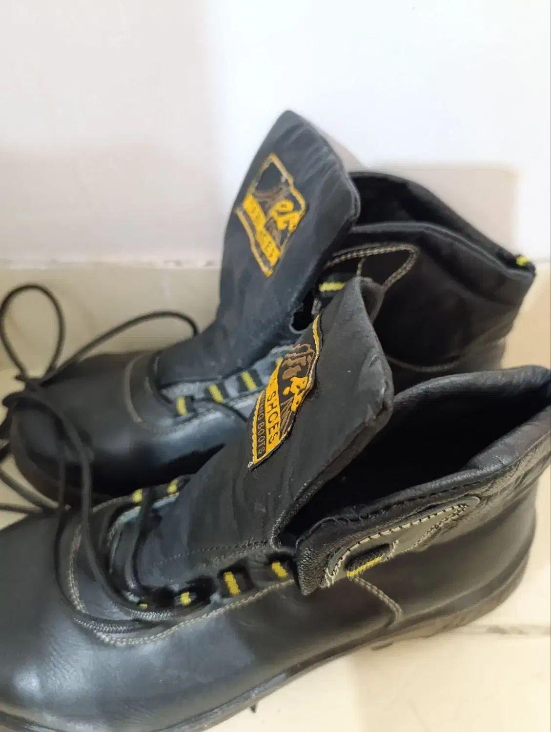 ۳ عدد کفش ایمنی|کیف، کفش، کمربند|اهواز, سپیدار|دیوار