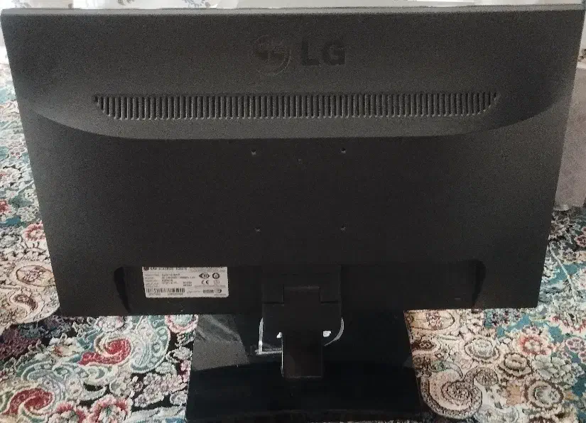 مانیتور ال جی ۱۸.۵ اینچ LED|قطعات و لوازم جانبی رایانه|کرج, پیشاهنگی|دیوار