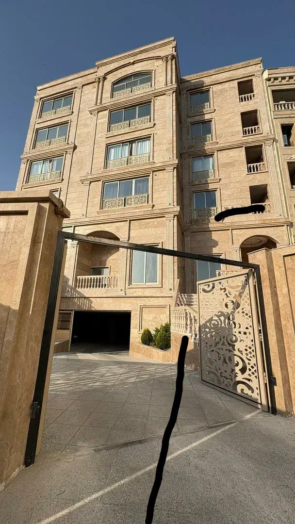 منزل 400 متری بر خیابان|فروش خانه و ویلا|شیراز, تندگویان|دیوار
