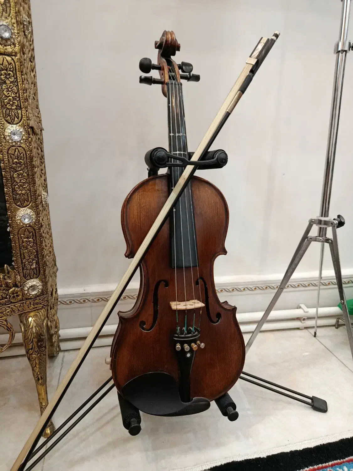 ویولن|ویولن|خرم‌آباد, |دیوار