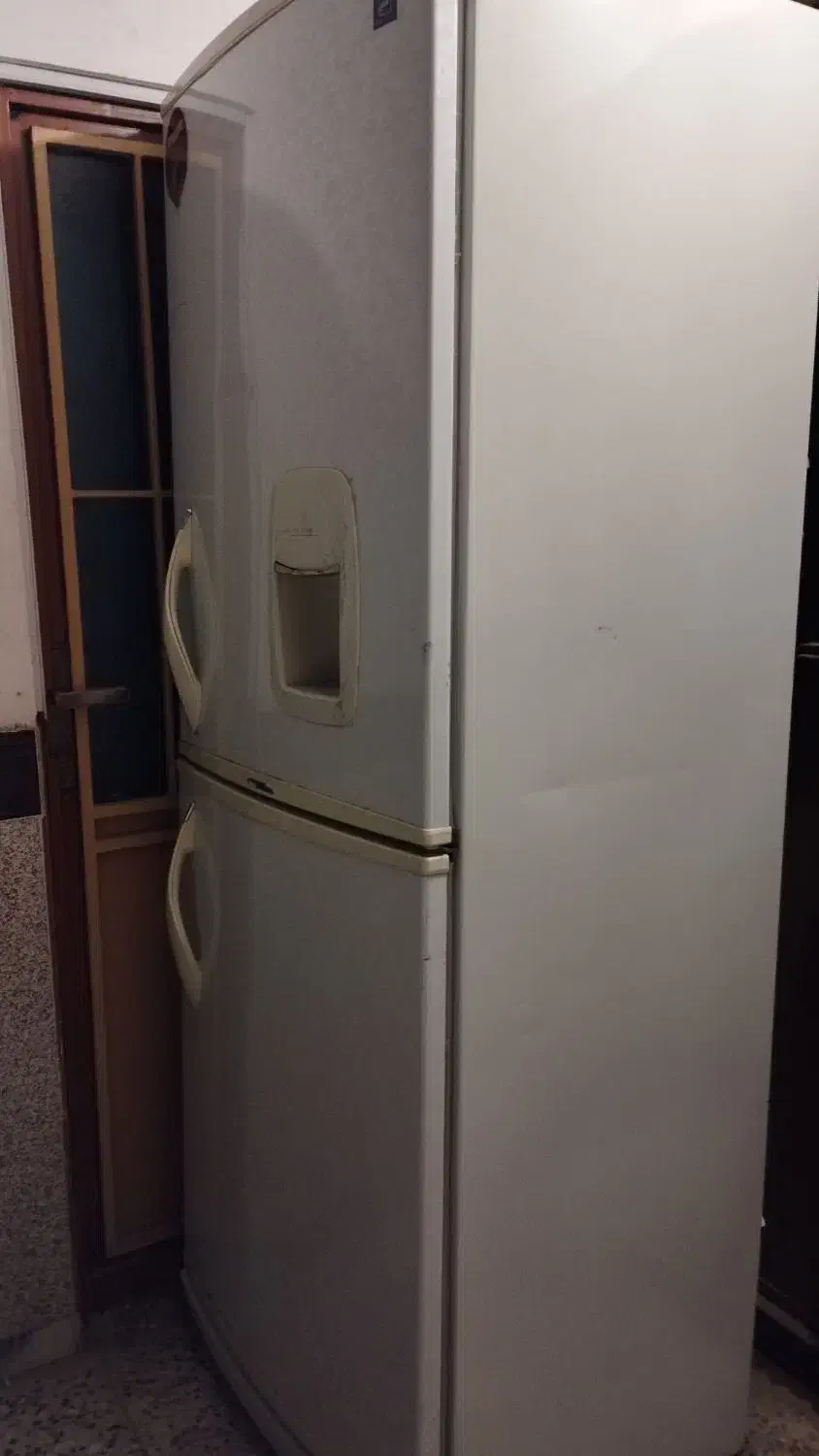 فروشی یخچال دو درب|یخچال و فریزر|تکاب, |دیوار