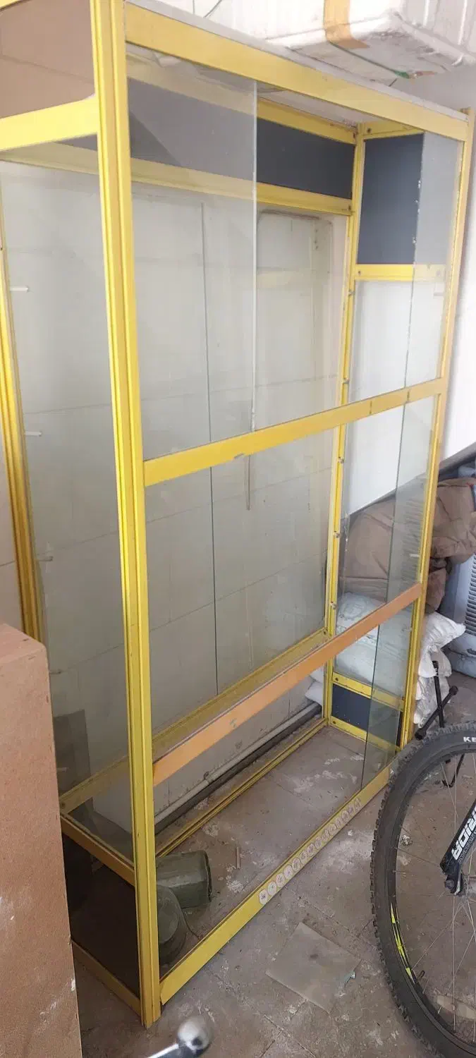 ویترین شیشه ای ۵ طبقه|فروشگاه و مغازه|فسا, |دیوار