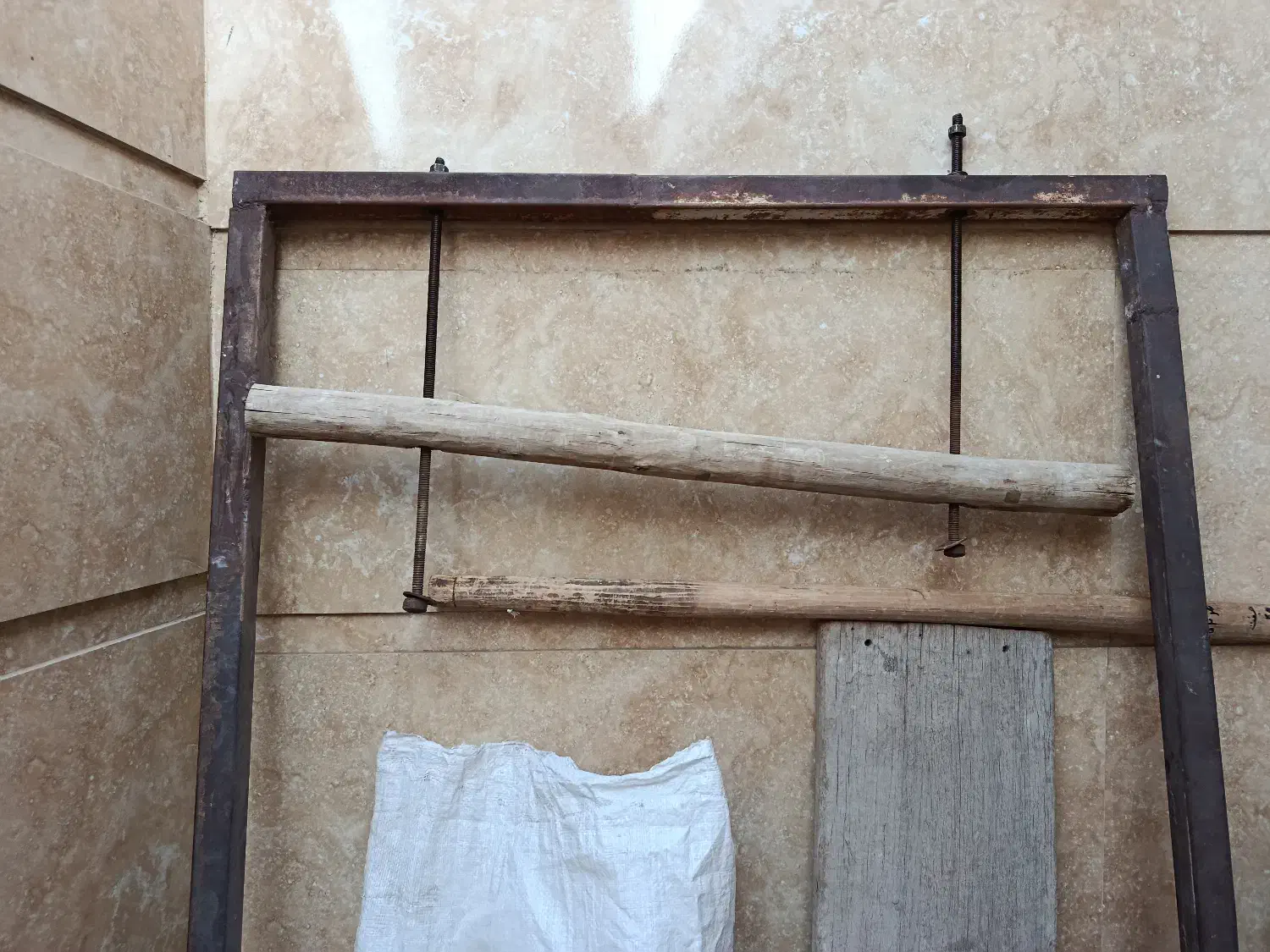 دار قالی|ابزارآلات|قم, دانشگاه قم|دیوار