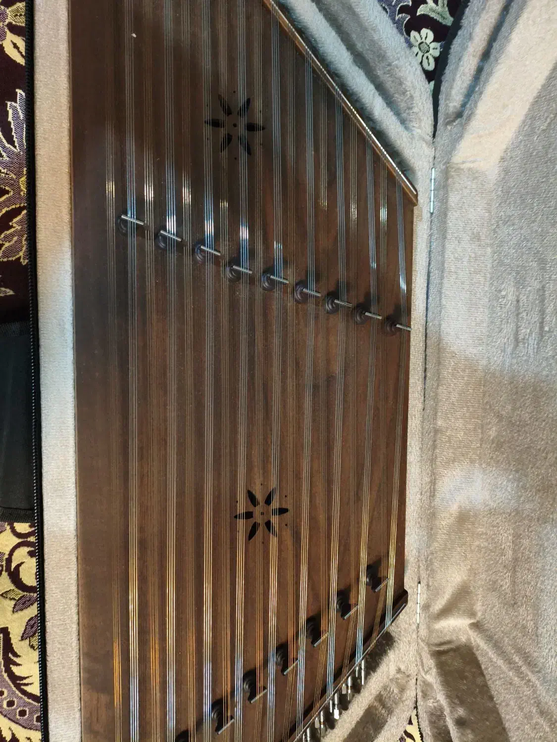 سنتور حمید موسوی|سازهای سنتی|اراک, |دیوار