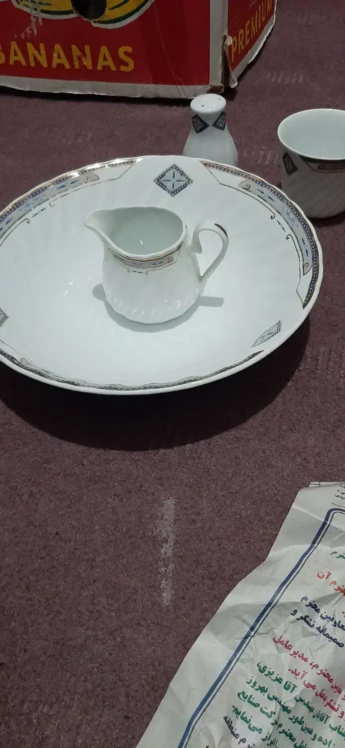 سرویس چینی ۱۲ نفره|ظروف سرو و پذیرایی|همدان, |دیوار