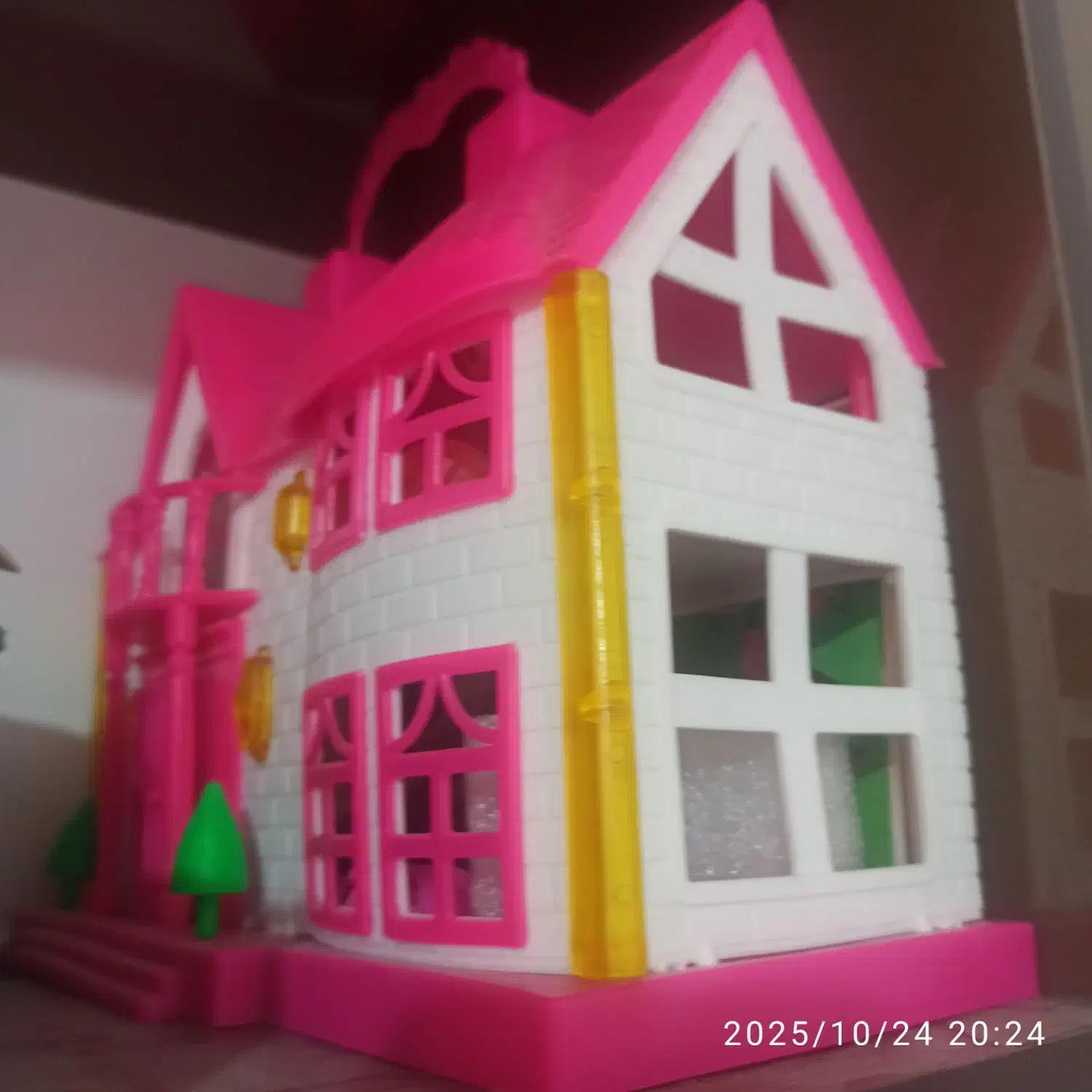 اسباببازی|اسباببازی|تربت جام, مطهری|دیوار