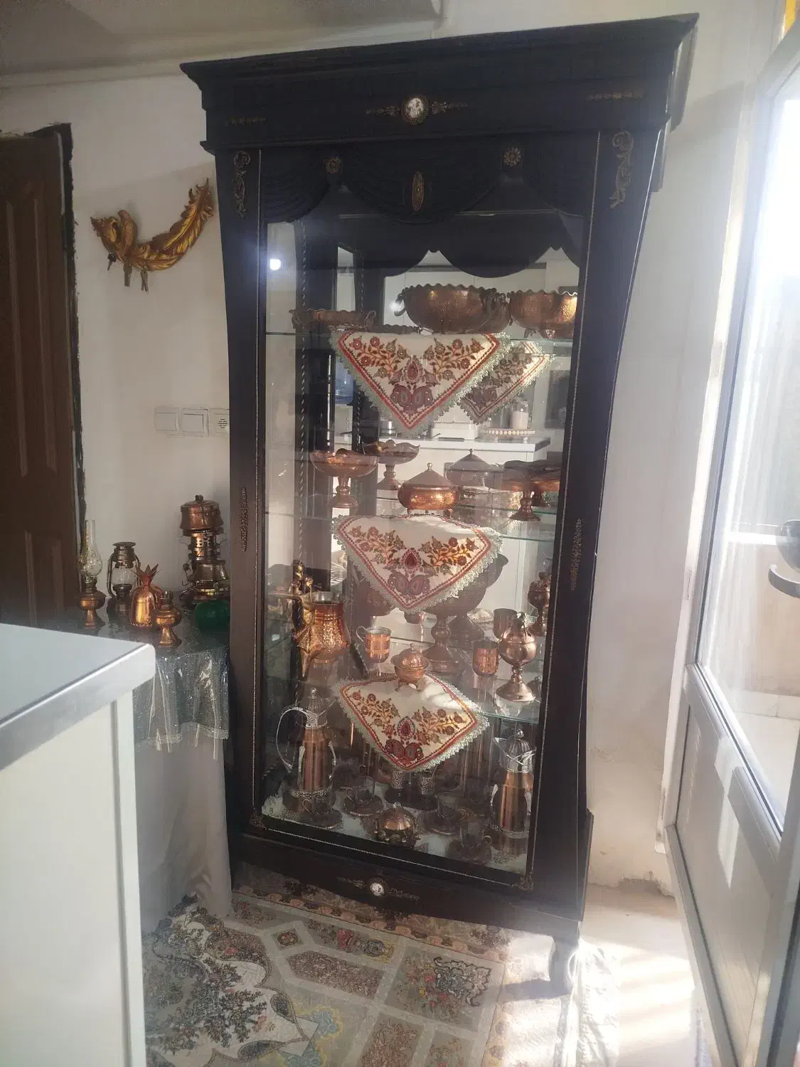 یک عدد بوفه|بوفه، ویترین، کنسول|بم, |دیوار