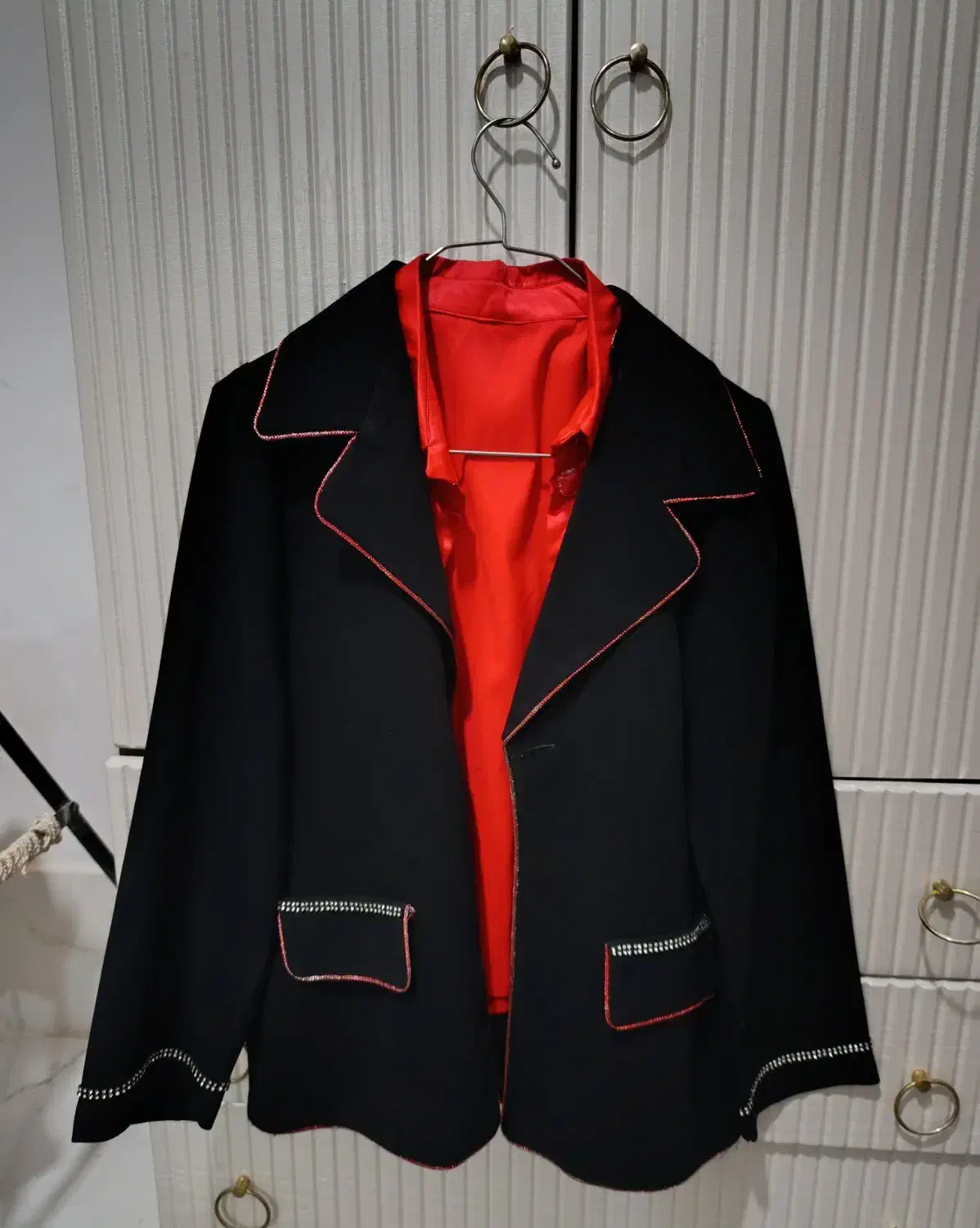 کت مجلسی|لباس|سبزوار, طبرسی (جعفرآباد)|دیوار