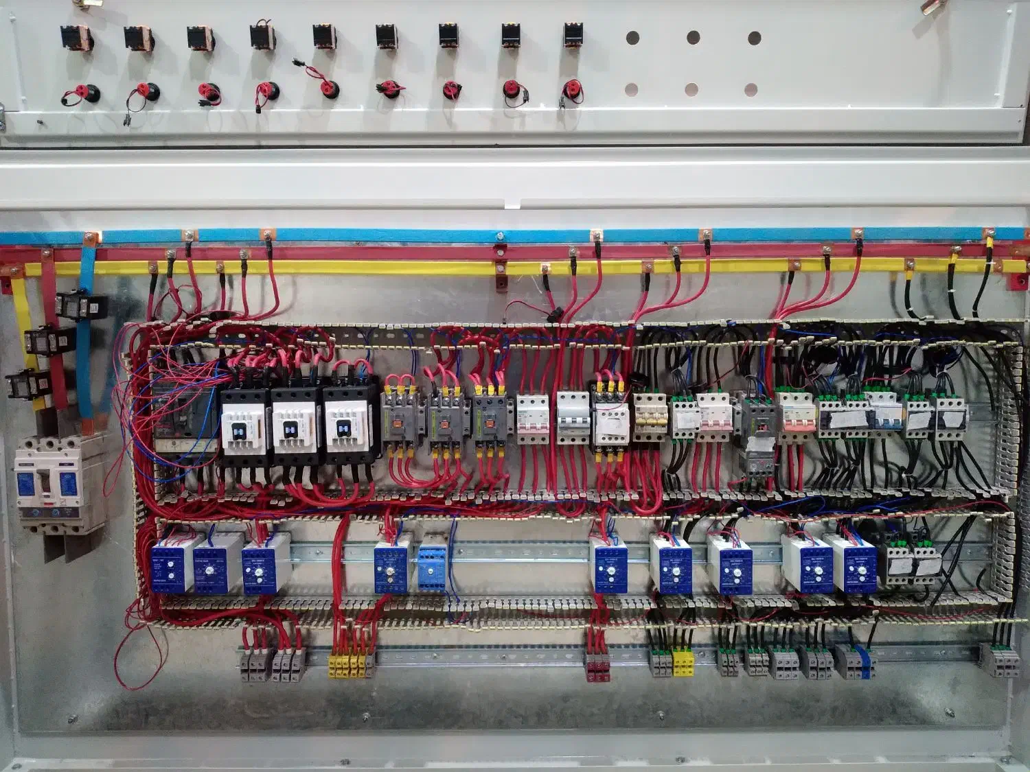 برقکار صنعتی و هوشمند سازی و ساختمانی|خدمات پیشه و مهارت|چناران, |دیوار