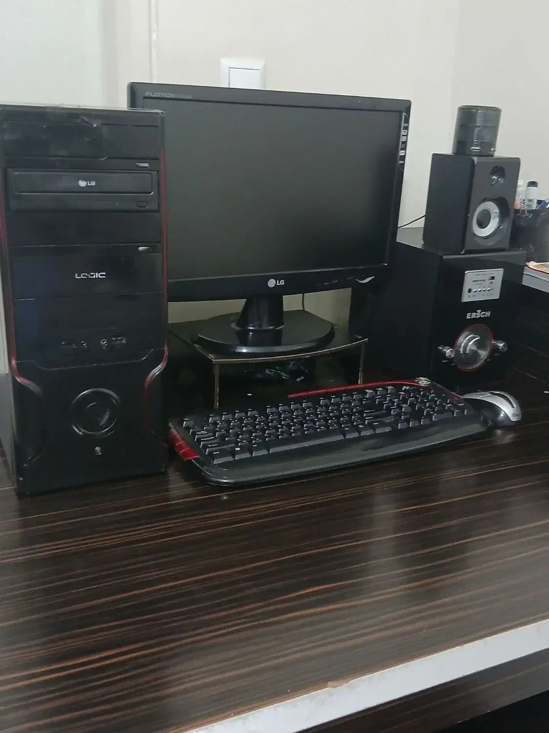 کامپیوتر و میز و صندلی سالم|میز تحریر و کامپیوتر|تهران, گرگان|دیوار