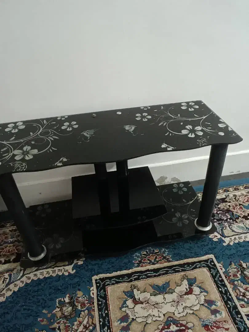 ۱عددمیز و ۲عددعسلی و یک زیر تلویزیونی|مبلمان خانگی و میز عسلی|عسلویه, |دیوار