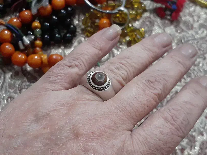 انگشتر باباقوری|بدلیجات|پاکدشت, پارچین|دیوار