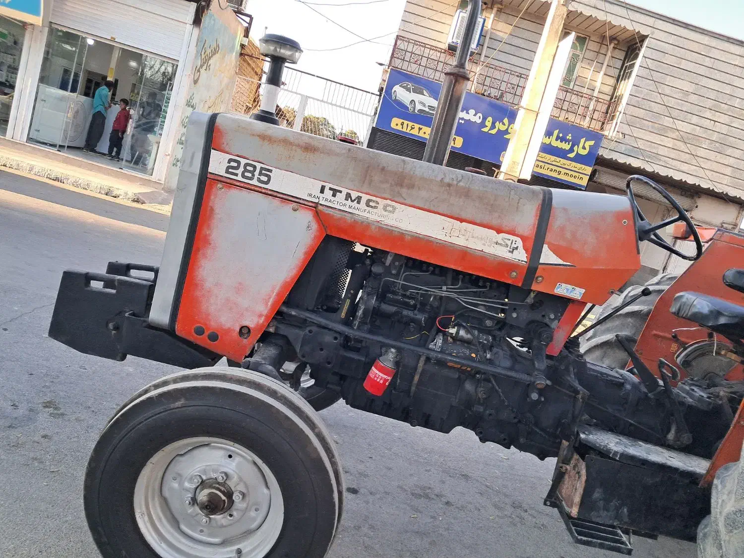 تراکتور ۲۸۵مدل ۸۲|خودرو سنگین|کوهدشت, |دیوار